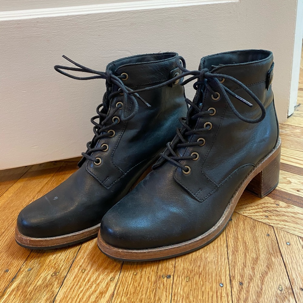 Clark’s Heeled Black Bootie